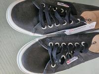 Superga Gr. 40  neu mit Etikett Nordrhein-Westfalen - Kreuztal Vorschau