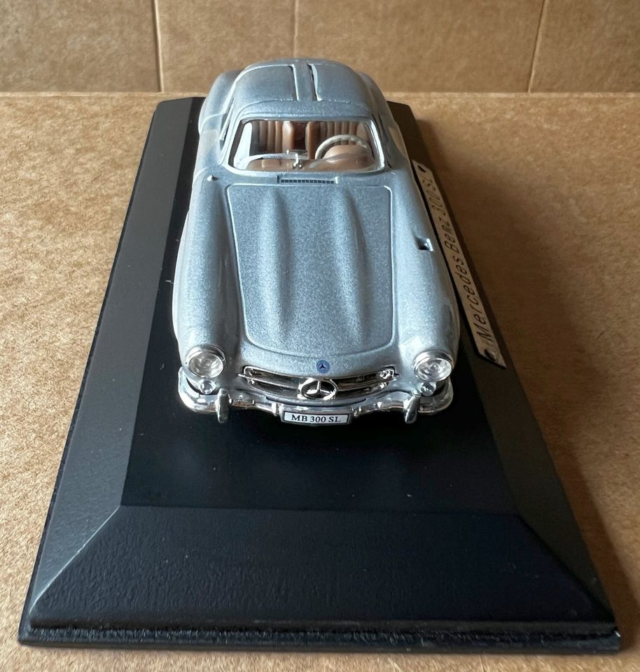 Modell 1:43 Mercedes-Benz 300 SL Coupe (W198) silber Klarsichtbox in Herscheid