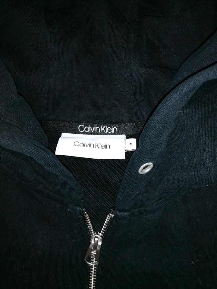 Calvin Klein Sweatshirt mit Kaputze Gr. M NEUWERTIG in Lahr (Schwarzwald)