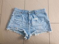 Kurze Hose Shorts Hotpants Jeanshose Pull & Bear destroyed 38 Dresden - Gorbitz-Süd Vorschau