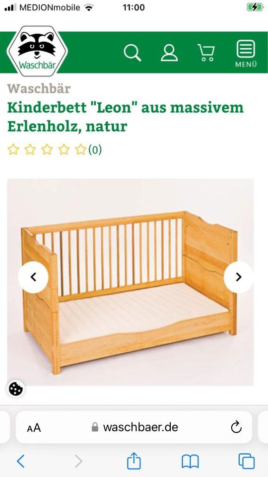 Kinderbett aus massivem Erlenholz mit Matratze und Betthimmel in Hirschberg a.d. Bergstr.