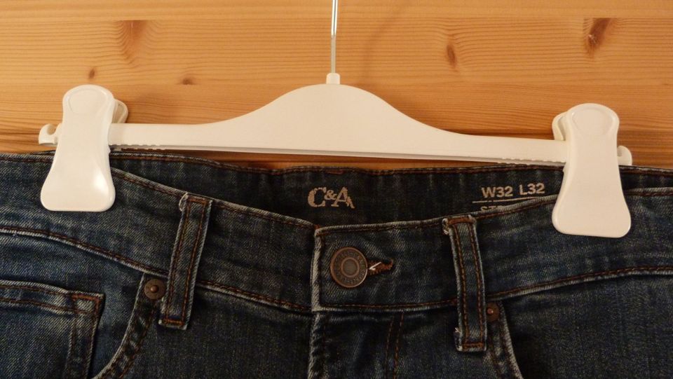 2x C&A Jeans Straight W32 / L32 neuwertig in Mildenau