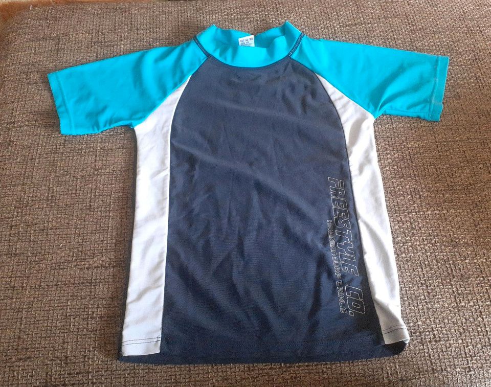 UV-Shirt - Gr.110/116 - Badeshirt - blau in St. Kilian