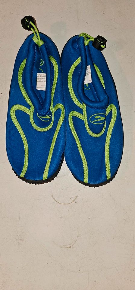 Badeschuhe Strandschuhe blau/grün Größe 33 in Potsdam