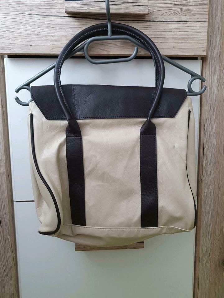 Handtasche Kunstleder in beige braun in Stahlhofen