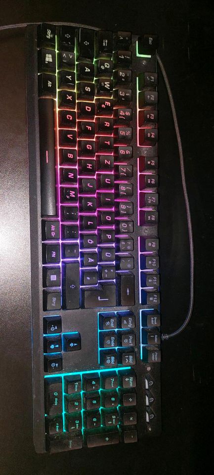 Gaming Tastatur ZK-POIO RGB Deutsches Layout in Hannover