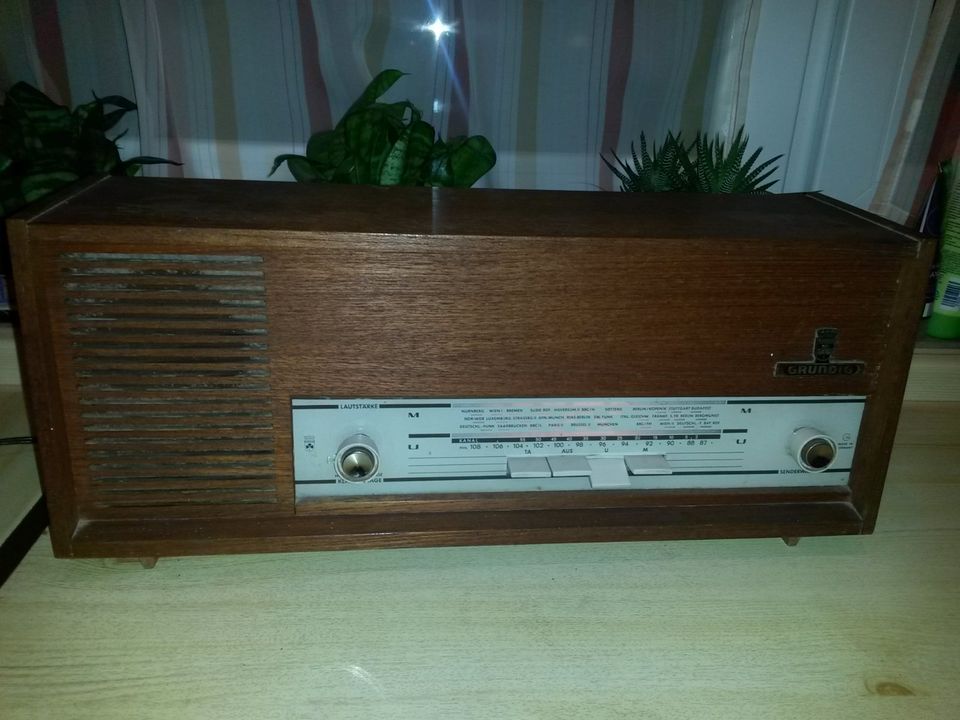 GRUNDIG Radio Type 98 Asa in Hattingen