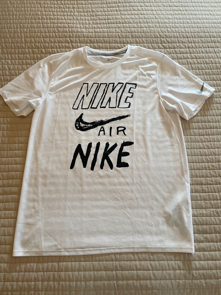 Nike Running Shirt T-Shirt Laufshirt NEU L in Wolfsburg