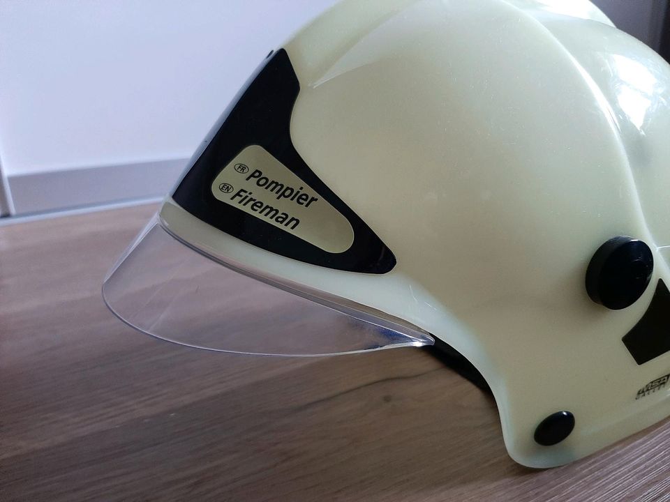 Kinder Feuerwehrhelm von Theo Klein in Bernau