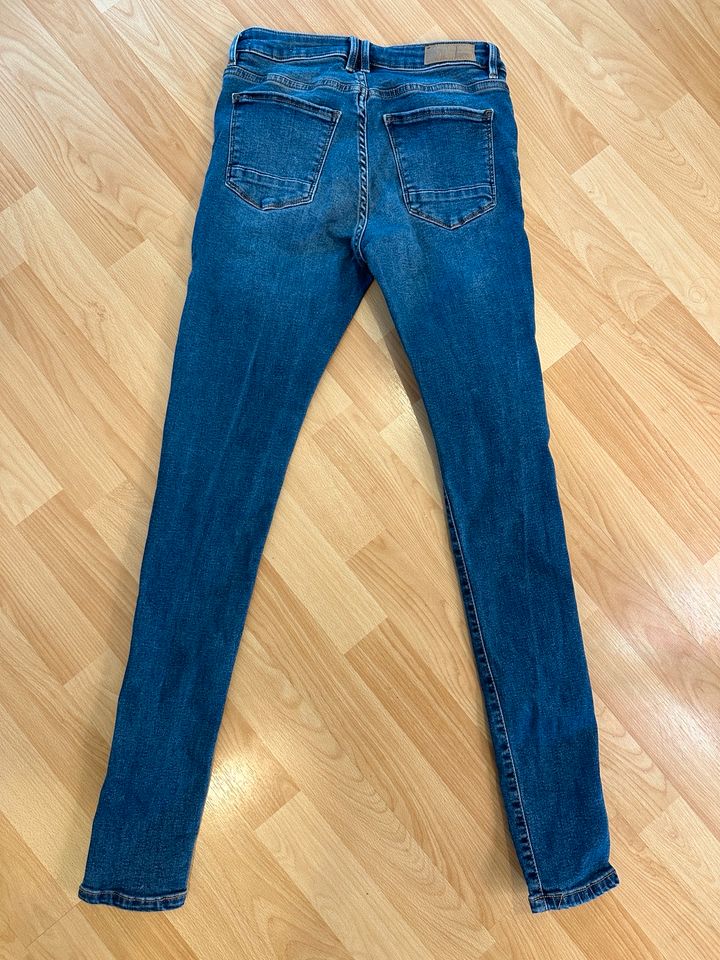 Esprit Skinny Fit Jeans -medium rise 27/32 in Darmstadt