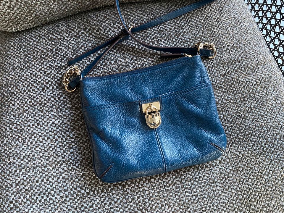 Calvin Klein Leder Handtasche blau in Gütersloh