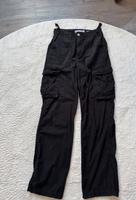 Cargo Hose schwarz von Bershka Größe 36 Bayern - Niederwerrn Vorschau