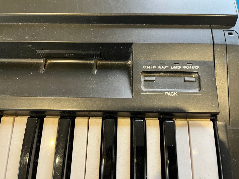 Yamaha Orgel/Keyboard HE-8 in Kraichtal