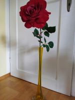 Imposante Glasvase mit großer Rose aus textilem Material Baden-Württemberg - Burladingen Vorschau