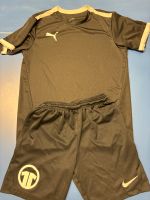 Puma T-Shirt und Nike Trainingshose Gr. 152 Dresden - Dresden-Plauen Vorschau