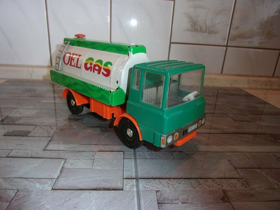 DDR MSB LKW MS 25 Tankfahrzeug Öl Gas Spielzeugauto in Löbau