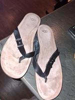 UGG Gr 43 * Zehenschuhe * Leder Kr. Altötting - Neuötting Vorschau