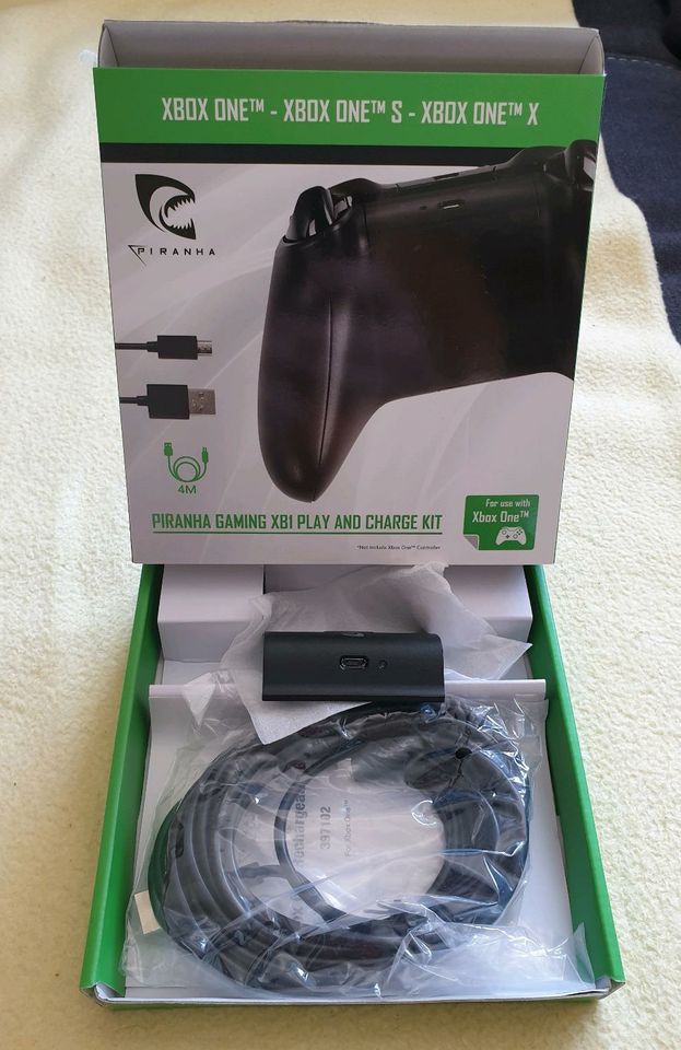 Xbox One / One S / One X / Piranha Gaming XB1 Play and Charge Kit in Hattersheim am Main