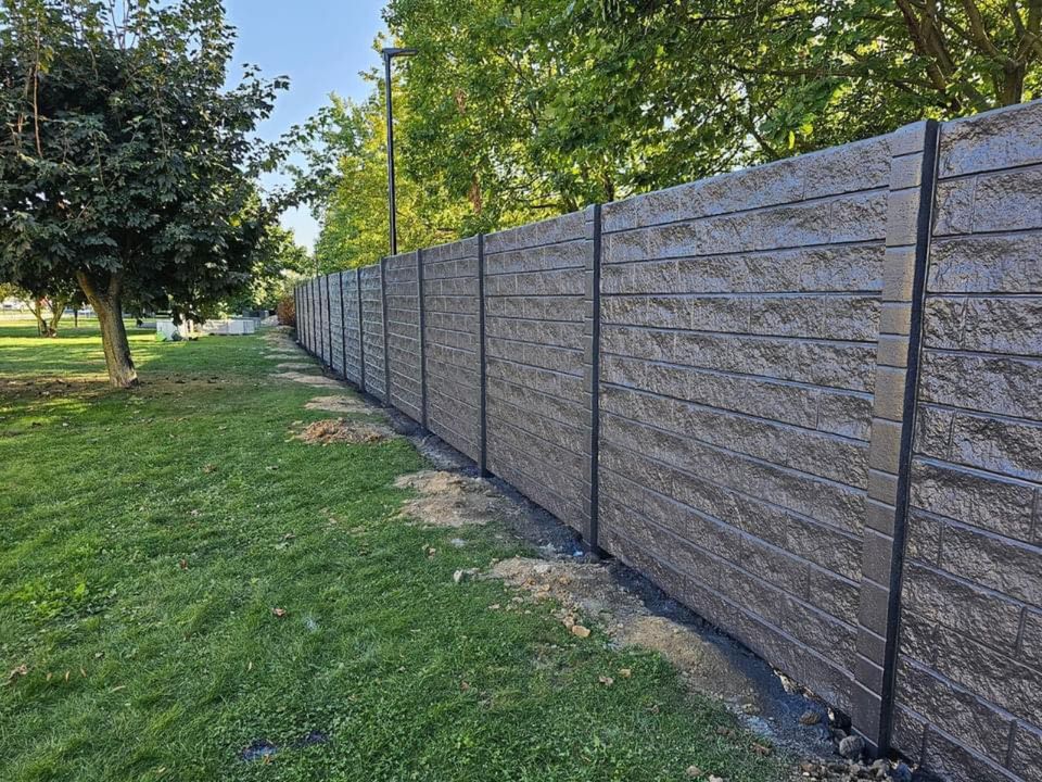 Betonzaun Betonzäune Sichtschutzzaun 40m Montage Gartenzaun in Halle