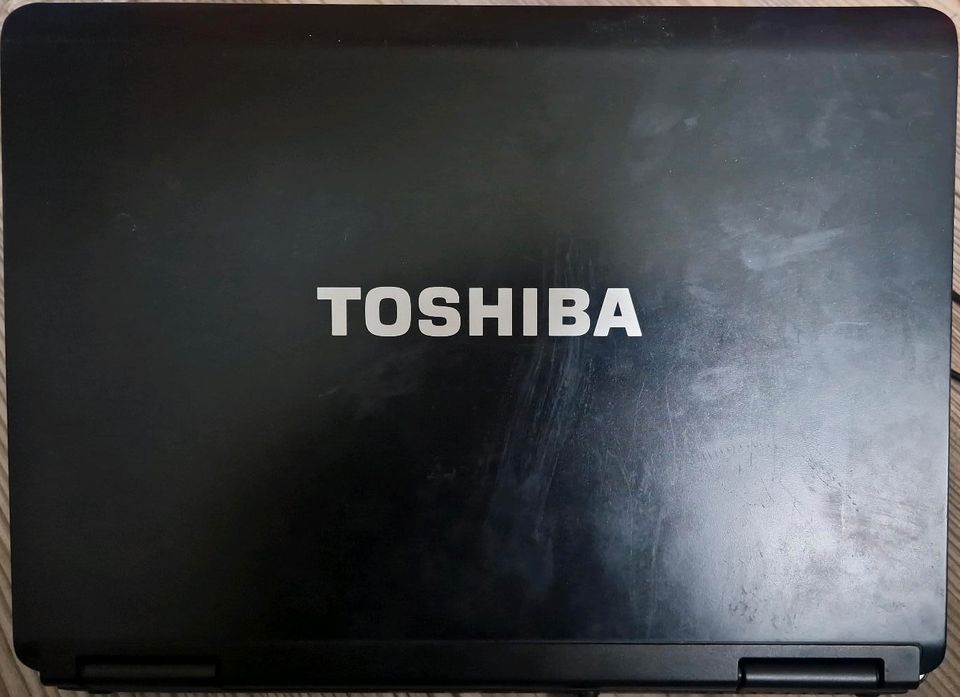 Toshiba Satellite L40 13 S Notebook Win 10 Pro in Wichtshausen