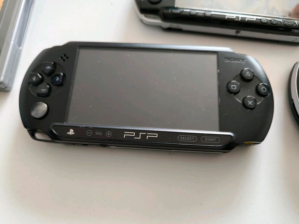 Playstation Portable PSP GIGA Pack Sammlung in Hövelhof