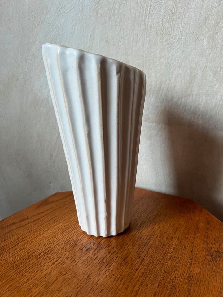 Keramikvase weiß ca. 21cm/25 cm in Frankfurt am Main