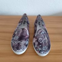 Slipper Größe 40 Blumen-Muster von FILA sehr guter Zustand Niedersachsen - Oetzen Vorschau