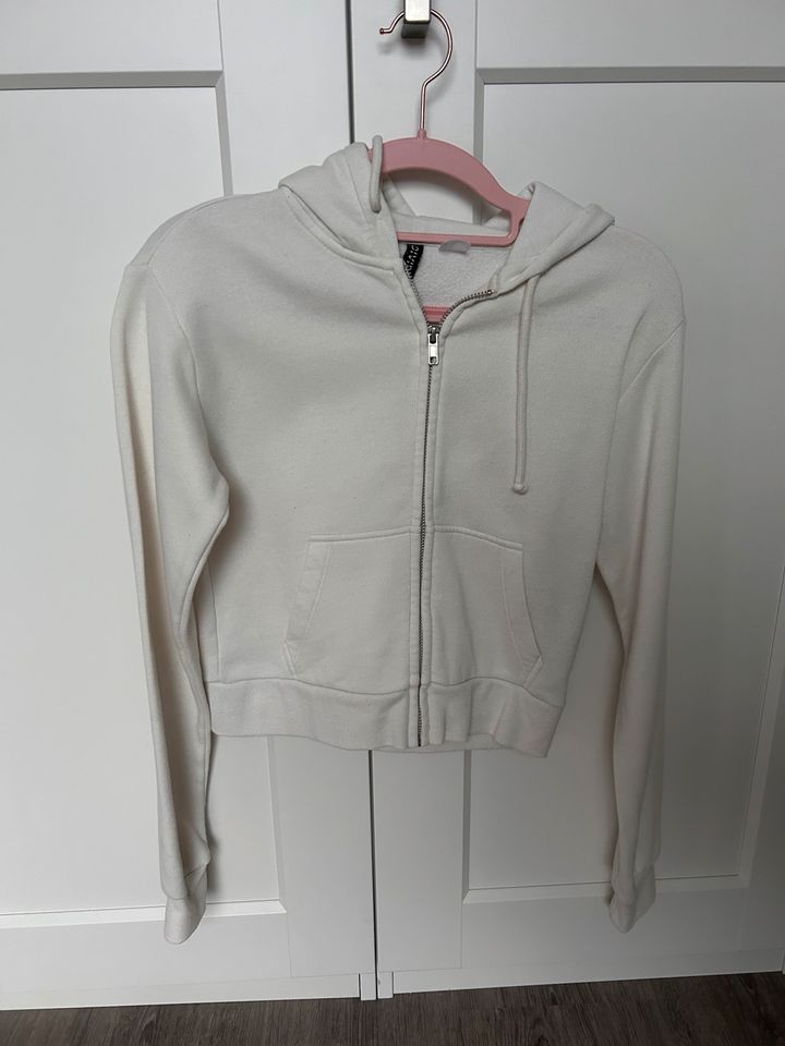 Kurze H&M Sweater Jacke Gr. S in Reichenbach an der Fils