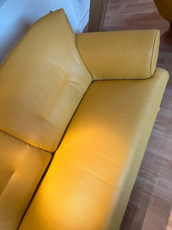 Sofa mit Sessel aus Kunstleder in Boxberg / Oberlausitz