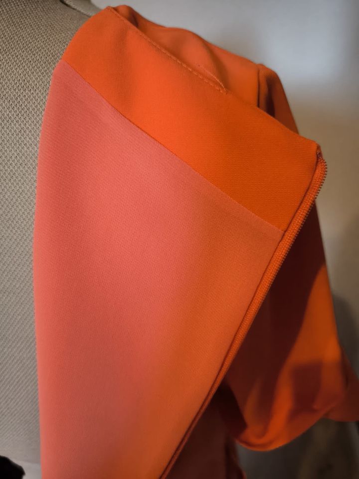 RIANI Designerkleid orange / rot - Größe 42 - in Recklinghausen