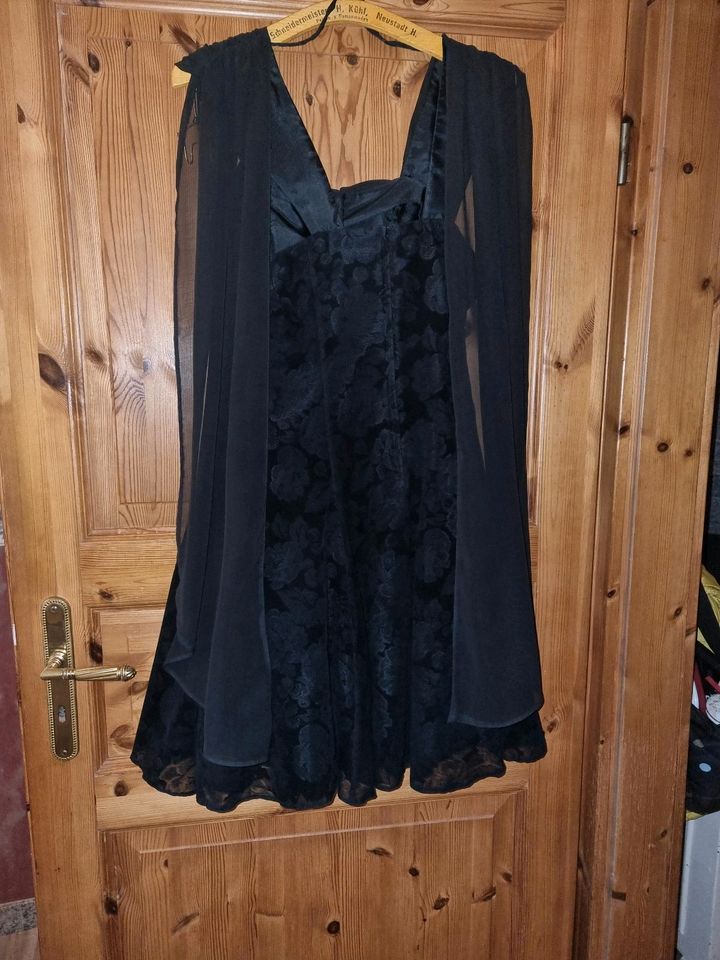 Cocktailkleid, Abendkleid, schwarz Gr. 40, kurz in Wrestedt