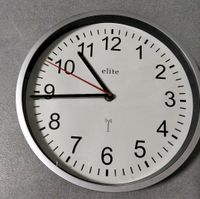 Wanduhr digital 25cm Silber Shabby Deko Uhr Wohnzimmer Nordrhein-Westfalen - Oberhausen Vorschau
