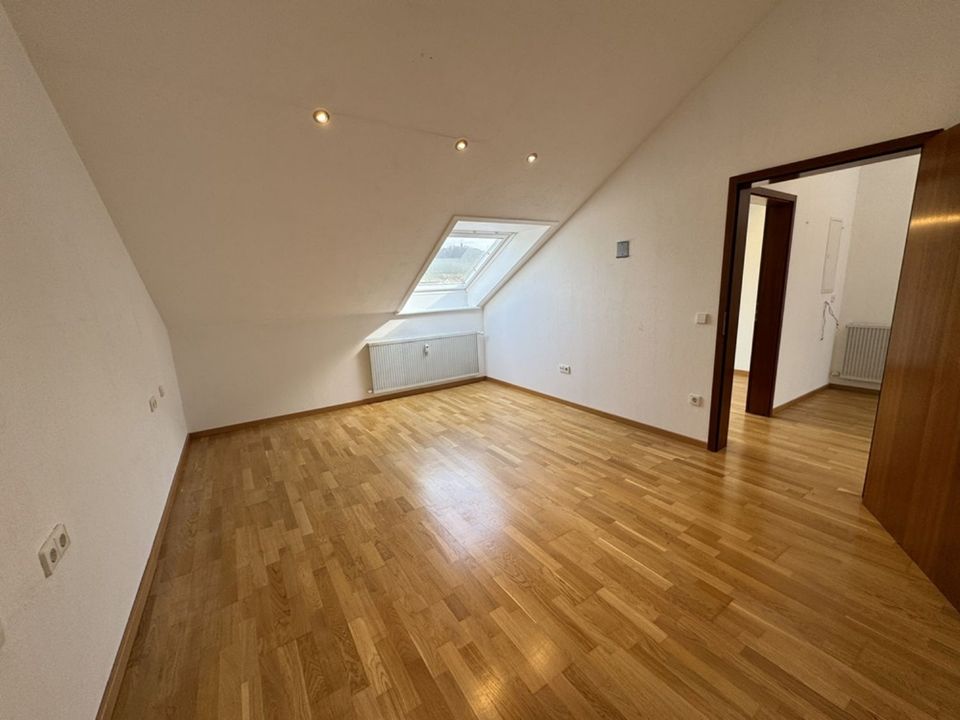 *SONNIGE 4,5 Zi. Maisonette-Wohnung mit Galerie und Dachterrasse++ in Süßen