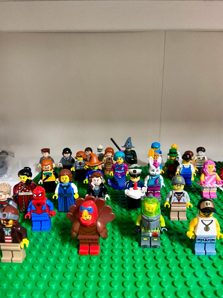 Lego Figuren Sammlung in Krefeld