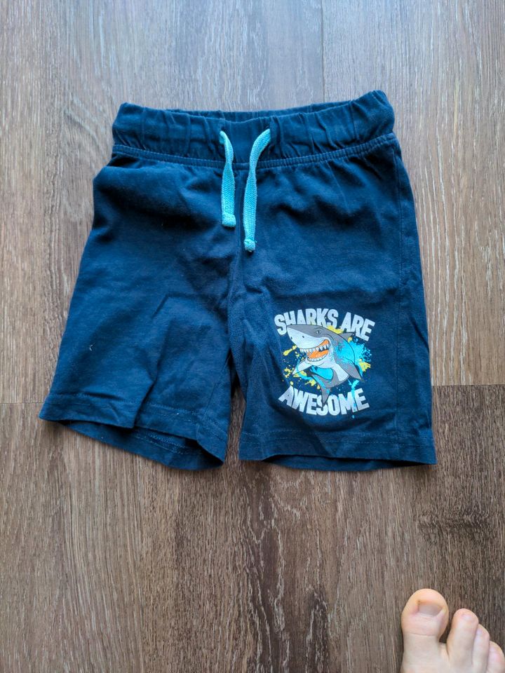 Kurze Hosen Shorts Gr. 98 Jungen in Leipzig