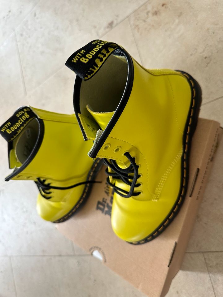 Dr. Martens 42 in Haimhausen