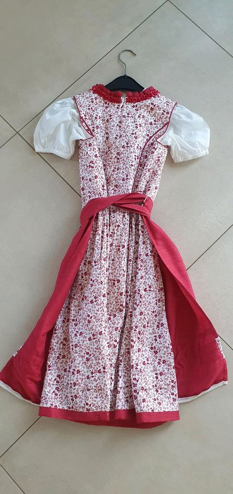 Dirndl mit Bluse, Gr. 140, neuwertig in Essenbach