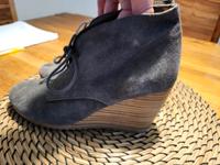 Esprit Stiefeletten Keilabsatz, grau Köln - Ehrenfeld Vorschau