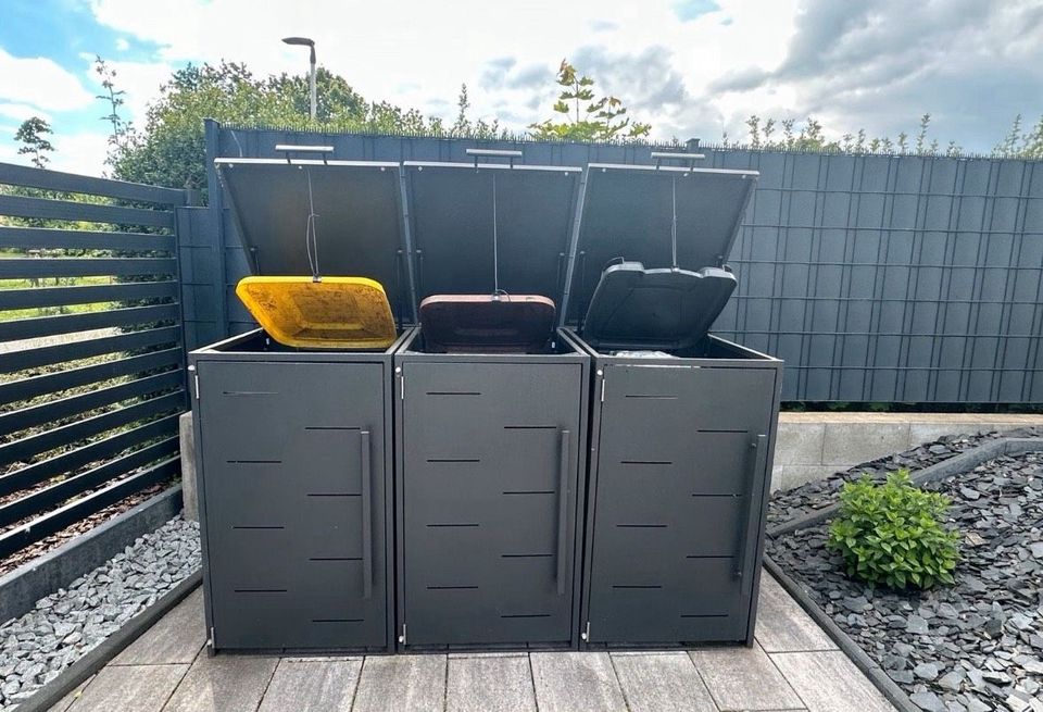 Mülltonnenbox aus Stahl in Anthrazit, 3 Stück als Set in Osterburg