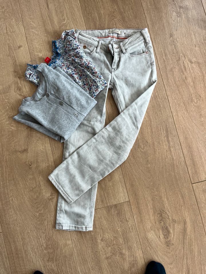 Frühjahrs-Set Scotch & Soda Jeans, Esprit Bluse 128/134 in Herscheid