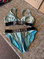 Mädchen Calvin Klein Bikini hell blau mit Schimmer Gr. 134/140 Saarland - Neunkirchen Vorschau