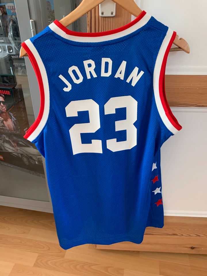 Jordan 23 Trikot Edition aus der USA Größe M in Berlin