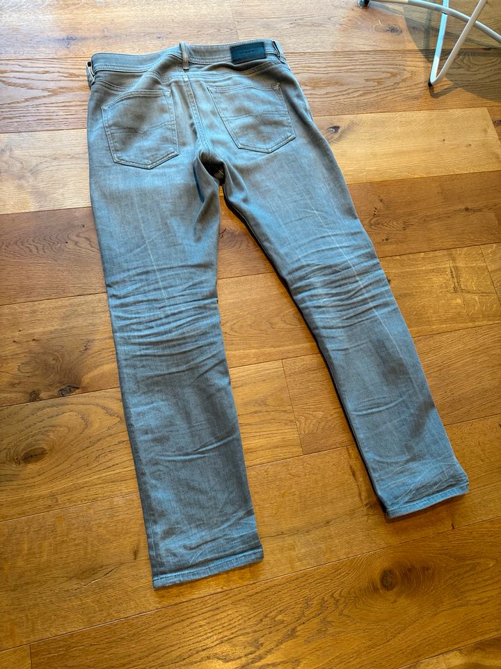 Diesel Jeans  Buster W31 L30 in Aaseestadt