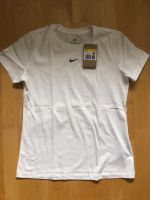 Nike T Shirt The Nike Tee Cotton weiß S NEU München - Bogenhausen Vorschau