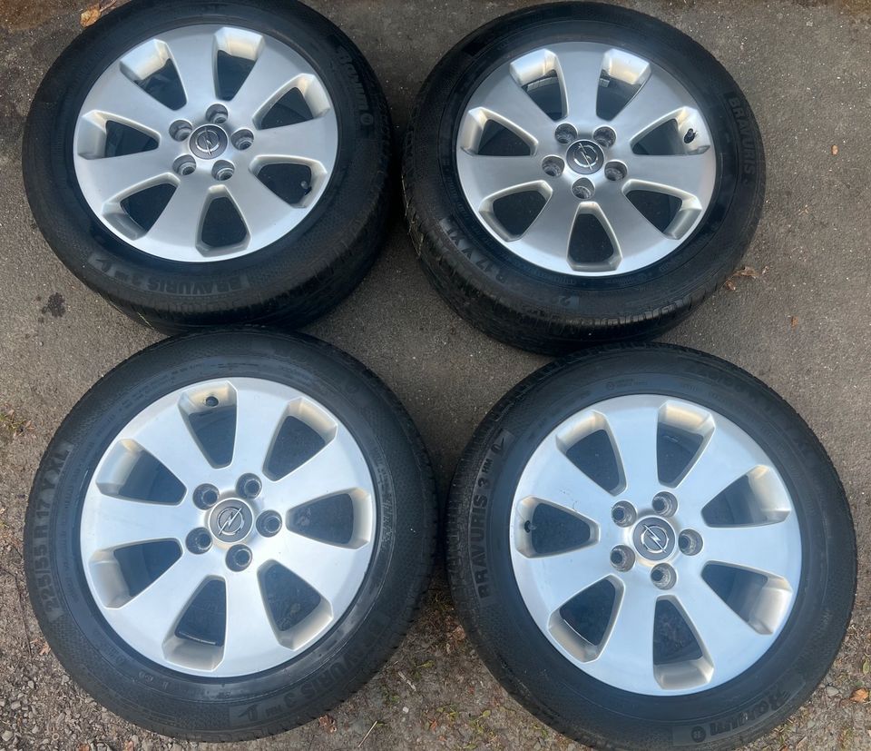 Originale Opel Insignia Alufelgen mit Sommerreifen 225/55r17 in Bergneustadt