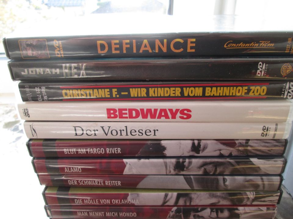 DVD Sammlung / Konvolut gemischte Genre in Bad Sassendorf