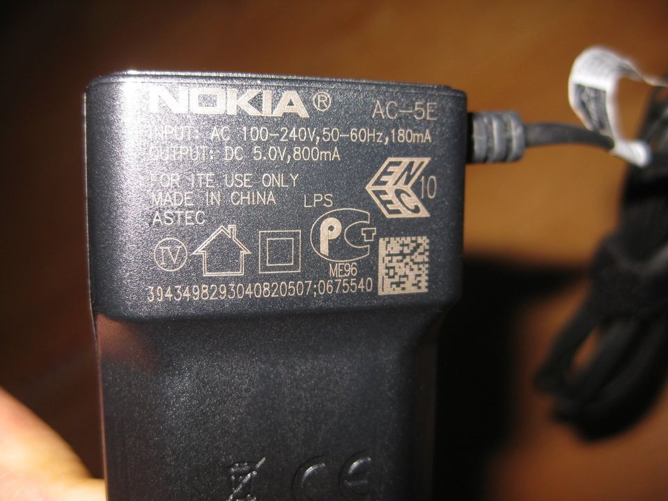 Nokia Ladergerät-Steckernetzteil AC-5E 5VDC 800mA in Freren