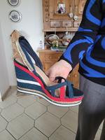 Tommy Hilfiger  Keilabsatz Sandalen Schuhe  neu Gr. 40 Damen Nordrhein-Westfalen - Bottrop Vorschau