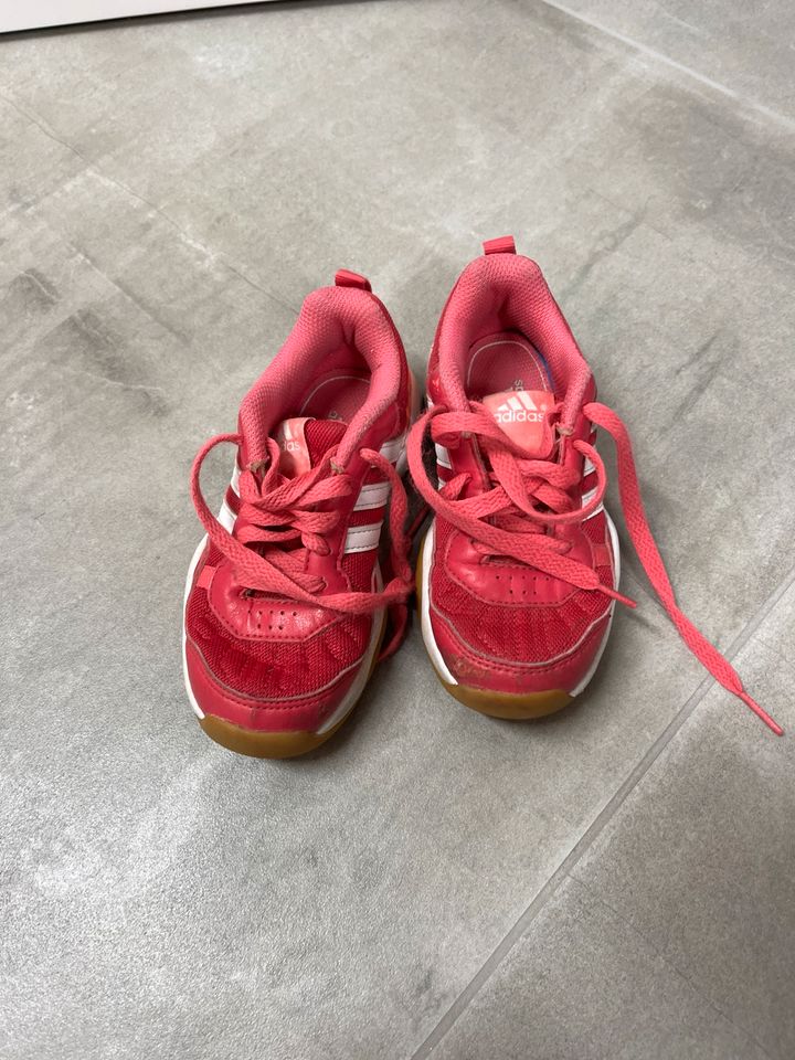 Adidas, Hallenschuhe, Mädchen Größe 28 in Bischberg