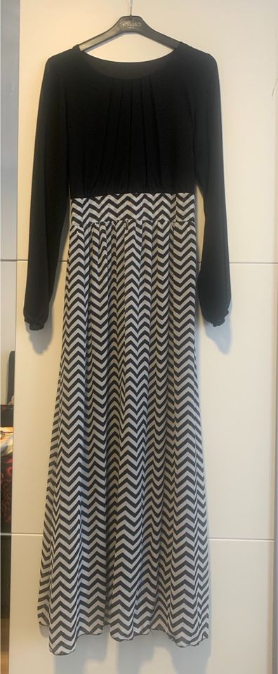 Kleid schwarz weiß 38 M in Köln